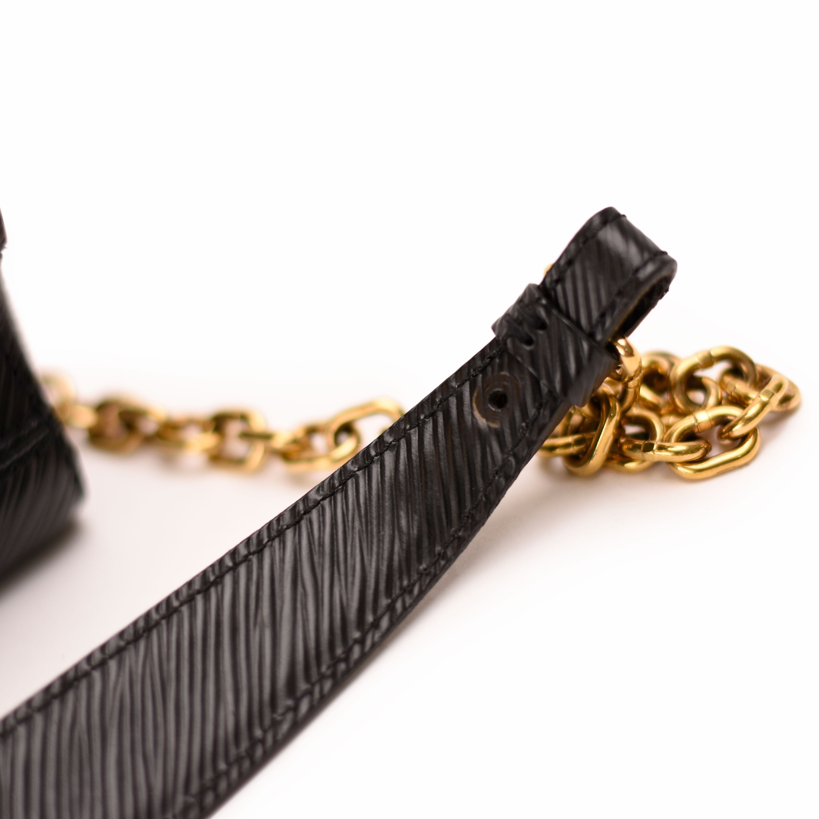 Louis Vuitton Twist MM Black Epi GHW