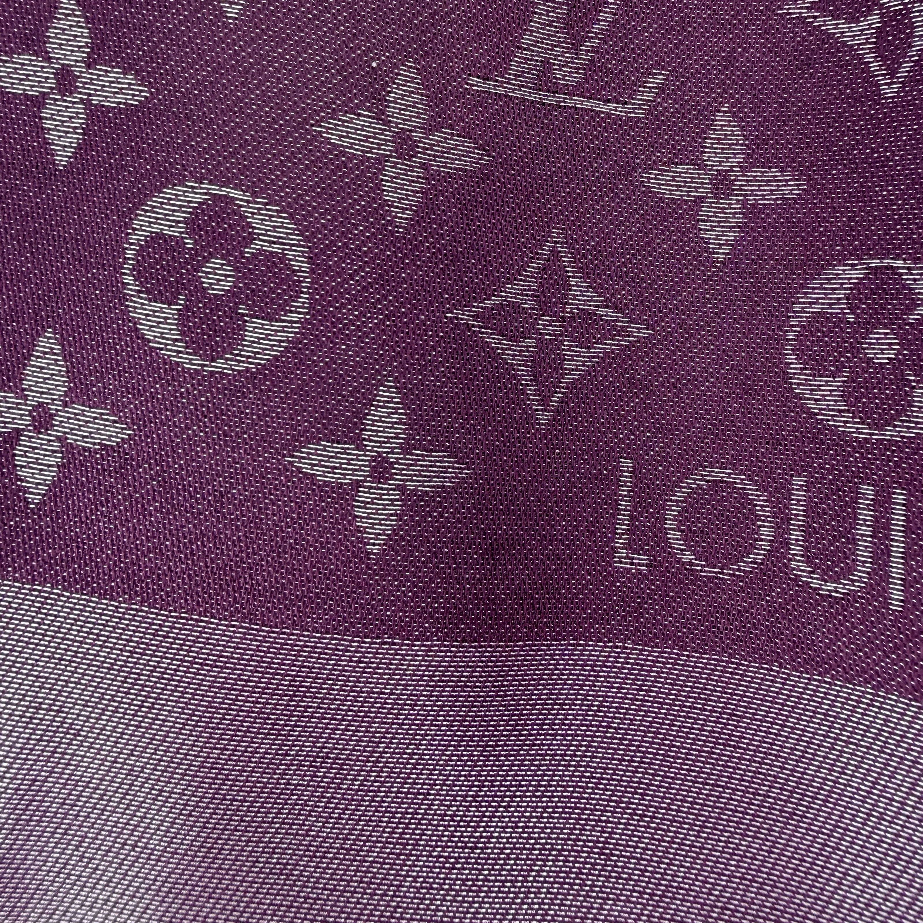 Louis Vuitton Shiny Shawl Amarante